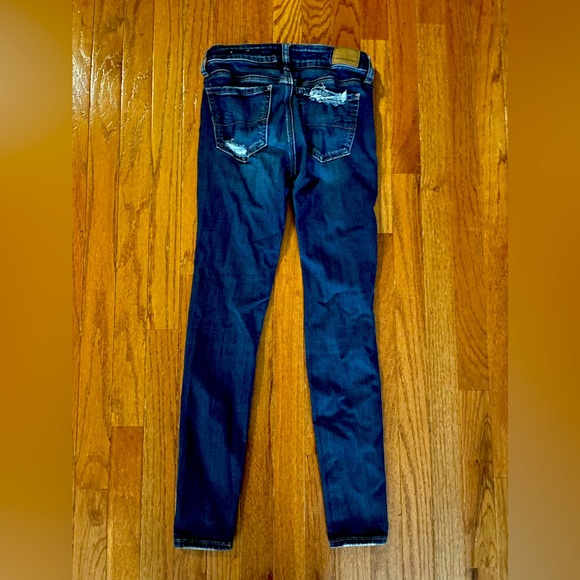 Skinny AE jeans that have great stretch! - Picture 2 of 2